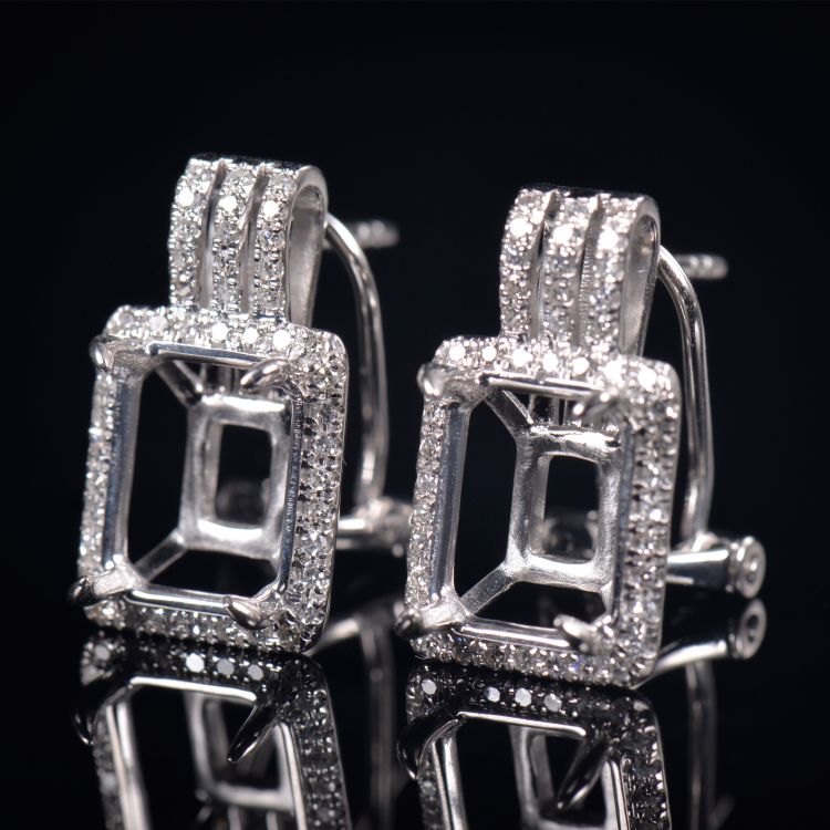 Emerald Cut Sparkling Earrings Setting