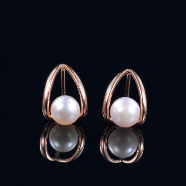 Natural Akoya Pearl Women Earrings Stud