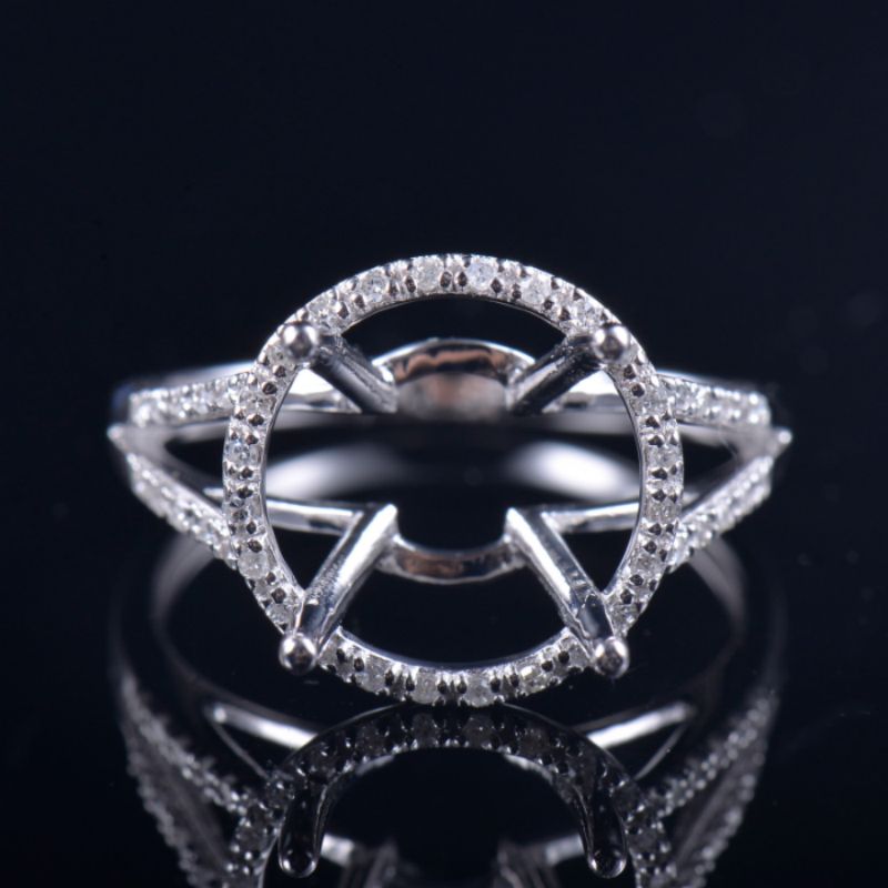 Split Shank Round Cut Ring Setting